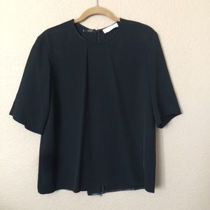 Everlane black top
